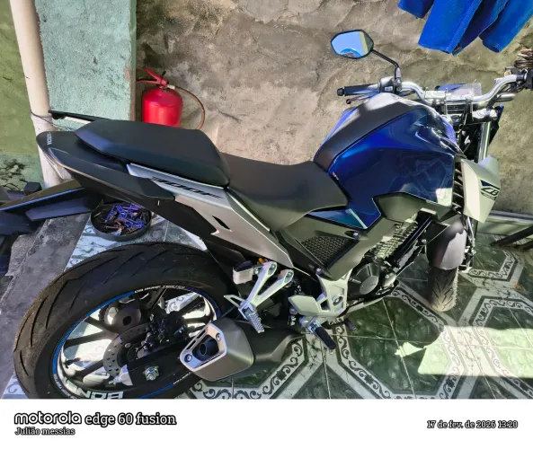 Cb 300 semi nova com apenas 500 km rodado