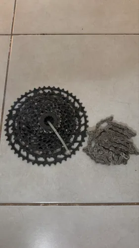 Vendo Cassete SRAM SX com corrente SRAM 