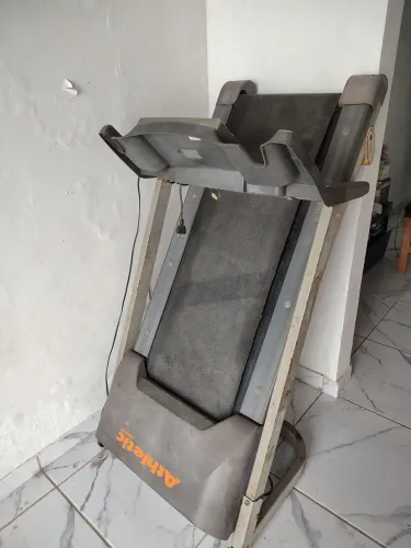 Esteira Athletic 420EE com defeito - Só a placa - Aceito proposta