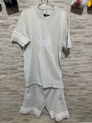 Conjunto adidas azul claro