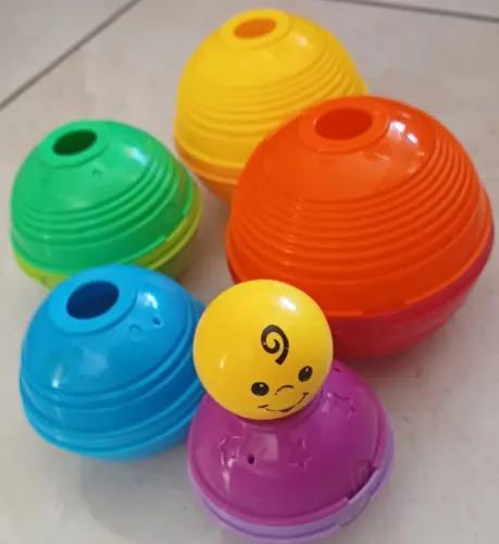 Torre de potinhos fisher price