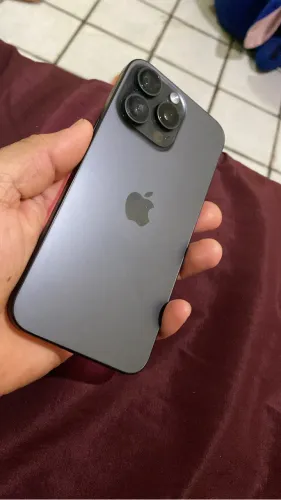 Vendo iPhone 15 pro max 512 gb troco com vota todo original novinho