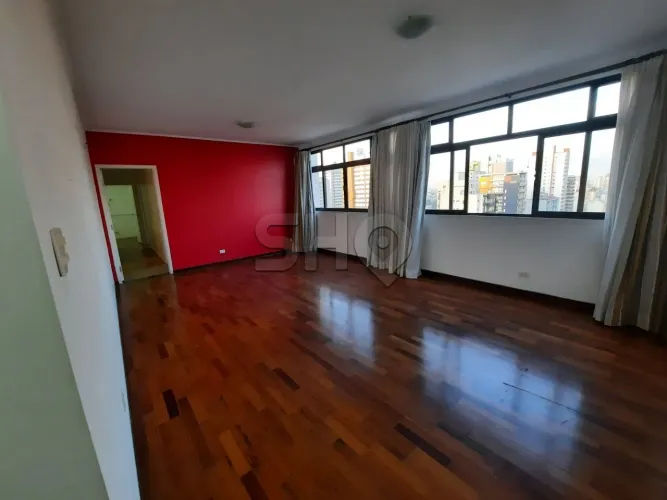 Apartamento reformado ao lado do metrô!!