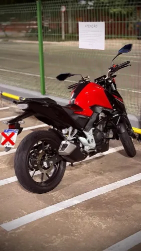 CB 300F 2024