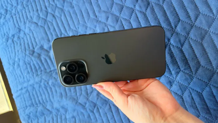 iPhone 15 Pro Max 512gb estado de novo