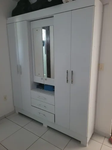 Guarda-roupa USADO branco em ótimo estado