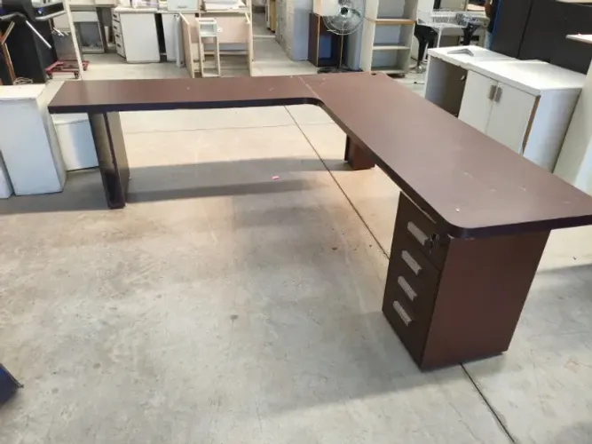 Mesa em L