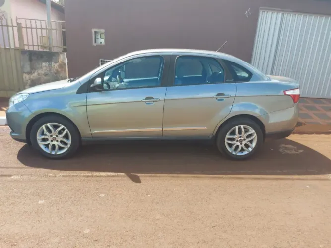 Fiat Grand Siena Essence 1.6 Flex 16V 2015