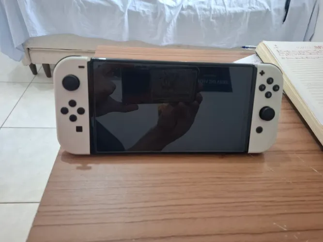 Nintendo Switch OLED branco + case e película