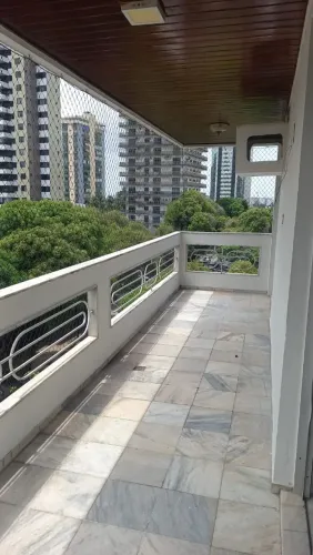 Raridade em Nazaré: Exclusivo 1 por Andar com 150m² - Muito ventilado