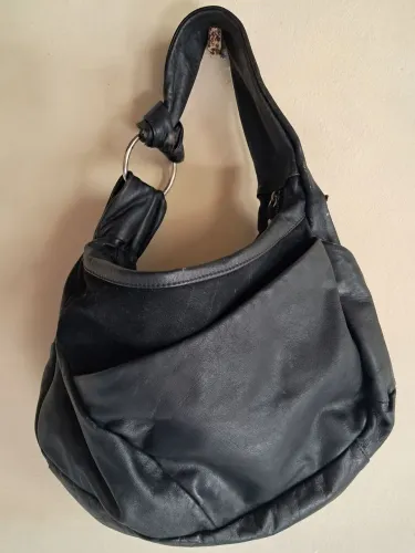 BOLSA DE COURO AREZZO. 