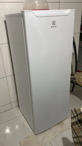Vendo geladeira Electrolux  Gelo seco 