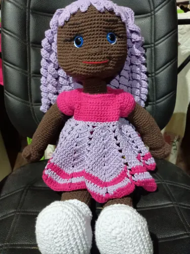 Boneca amigurumi crochê