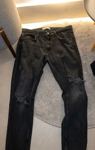 Calça Jeans Zara Preta Destroyed Tam. 42 Semi Nova