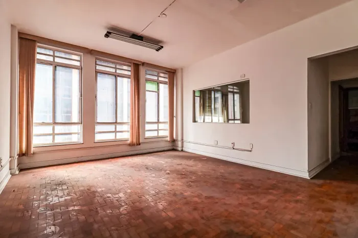 Sala comercial na Rua Doutor Bettencourt Rodrigues, 88 - sala 304  115 m²