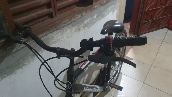 Vendo Bicicleta Houston aro 26 semi nova