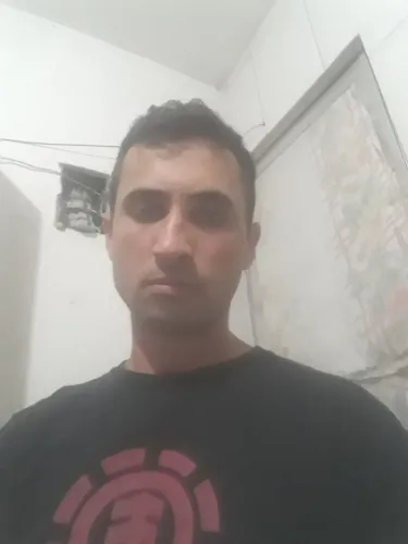 Me chamo Samuel sou pintor,ajudante de obras,ajudante de carga e descarga mudanças no gera