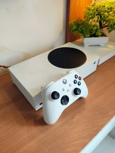 Xbox Series S - Com Garantia - Vendo Troco