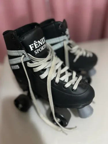 Patins Quad Fênix Sports Preto - Clássico, Estiloso e Impecável!
