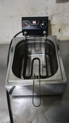 Fritadeira Elétrica Pequena a óleo 3l 220v