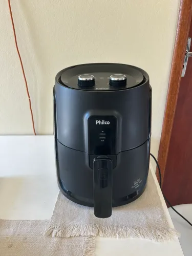 Fritadeira Airfryer 4,4 litros 220v (ler descrição)
