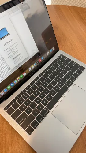 MacBook Air 2019 i5 16/256GB