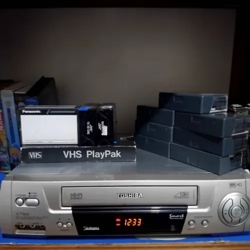 Videocassete Toshiba x794 Hifi Azymuth 19 microns. Excelente com controle de shufle