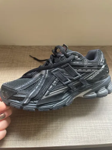 Tênis New Balance 1906