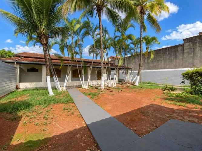 Casa com 3 dormitórios para alugar, 236 m² por R$ 3.436,81/mês - Chácara Nova Odessa - Mog