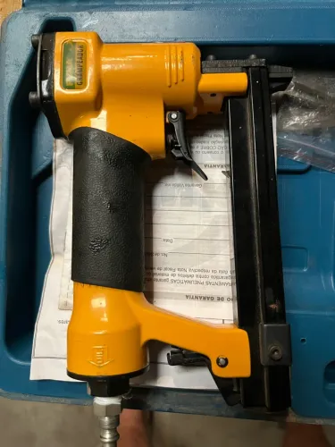 maquina de de grampo pneumatica