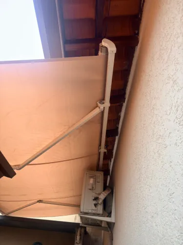 Toldo retrátil em perfeito estado 4 metros x 2,80 metros