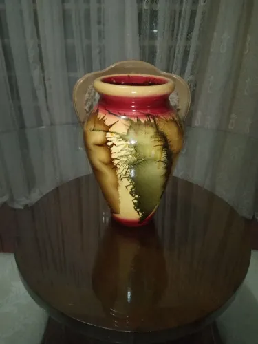 Vaso em cerâmica pintado á mão