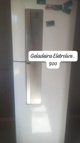 Geladeira, beliche.