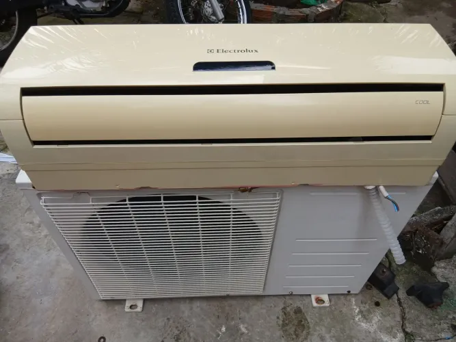 AR CONDICIONADO SPLIT 9 BTUS 