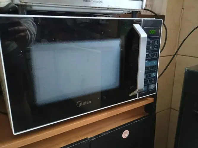 Microondas Midea 35 L Usado - Semi Novo