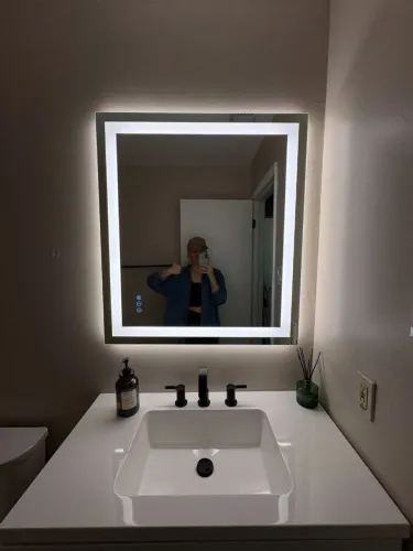ESPELHO LED RETANGULAR COM BOTAO