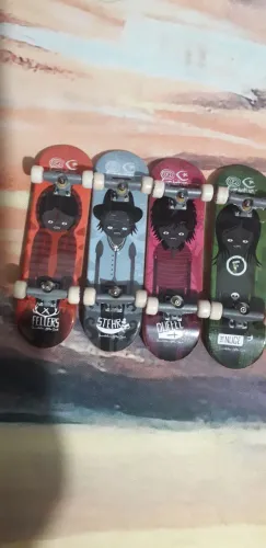 Skate de dedo original tech deck fundation 4 unidades  