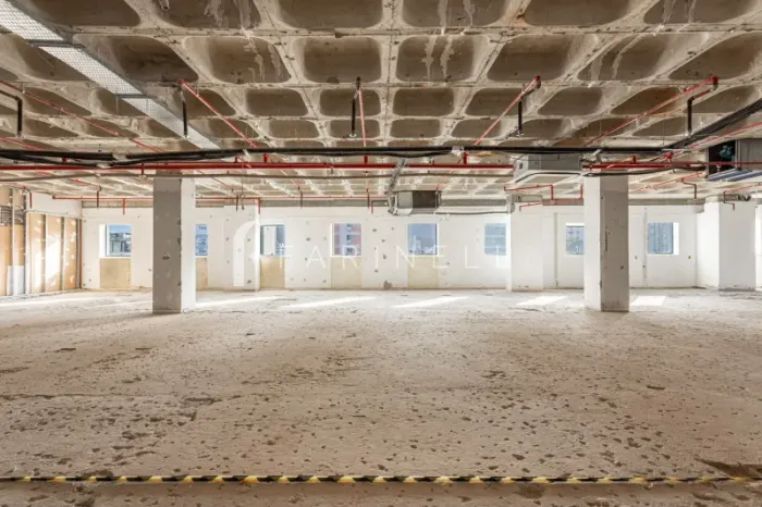 Sala comercial para locação em fase de acabamento dentro do Shopping Leblon.