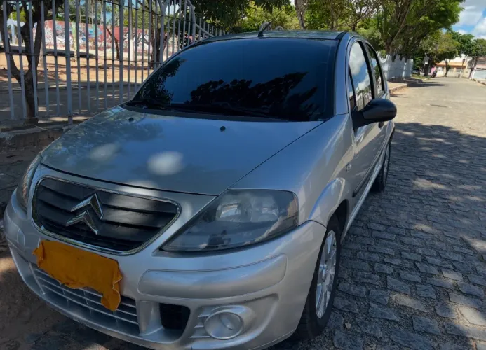 Citroen C3 GLX 1.4/ GLX Sonora 1.4 Flex 8V 5P 2012