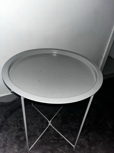Mesa de canto, aço na cor cinza