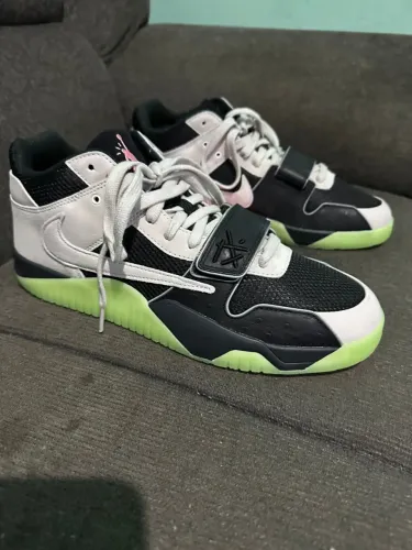 Tênis Chase B X Travis Scott X Jordan Jumpman