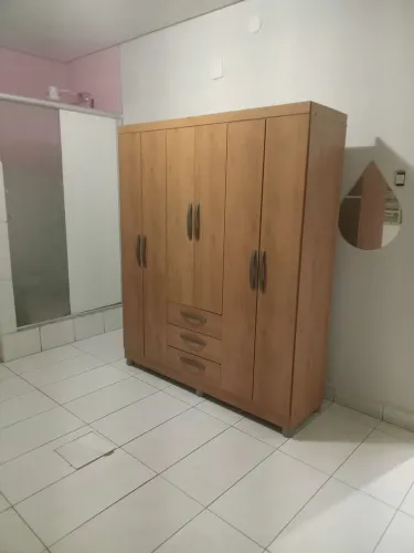 Quarto c/ banho individual + água luz gás internet e IPTU incluídos