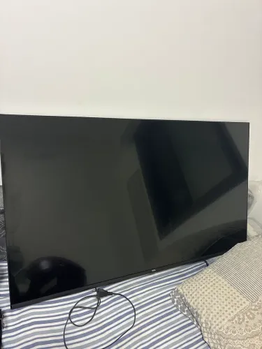 TV TCL 43 polegadas com defeito
