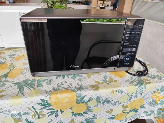 microondas Midea novo