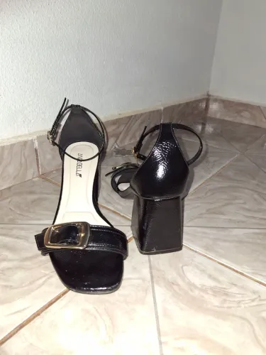 Sandália salto bloco Anabela tamanho 38