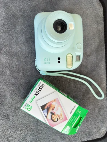 Câmera Polaroid Instax Mini 12 Fujifilm 