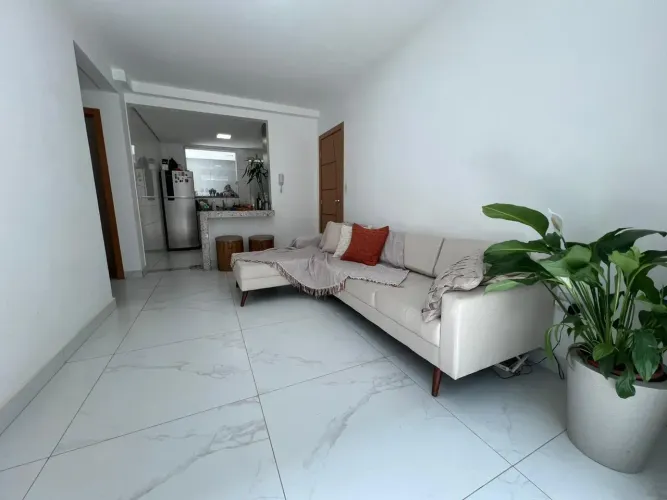 Área Privativa de 02 quartos, 01 vaga de garagem no Bairro Europa