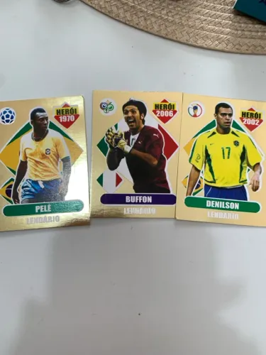 três cards dourados lendários-Herois das copas-Pelé,Buffon e Denilson