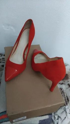 Salto Zara vermelho