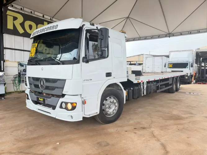 MB 2426 cabine leito ano:2020 guincho de 11mt